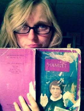 Back to school: lots of work to be crammed into two weeks and reading Hamlet in English. This play better not suck as much as Macbeth...
